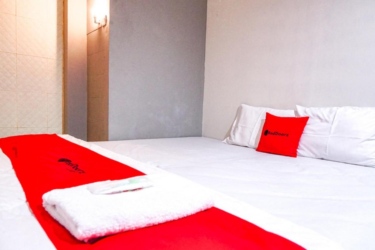 Reddoorz @ Citraland Surabaya Hotel Exterior photo
